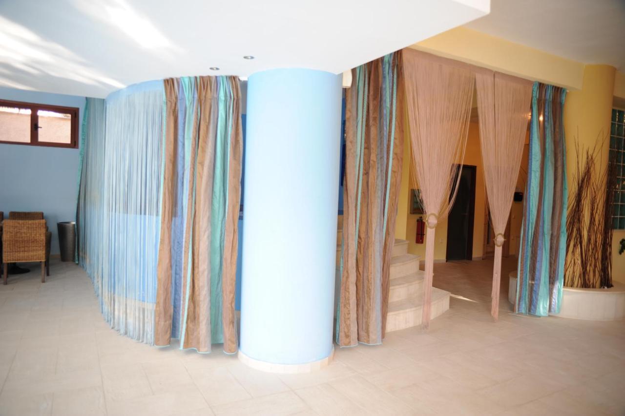 4 Epoxes Hotel Spa กาโต ลูตรากี ภายนอก รูปภาพ