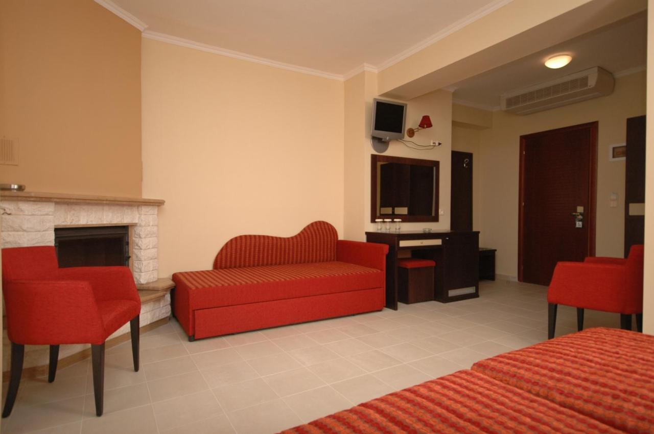 4 Epoxes Hotel Spa กาโต ลูตรากี ห้อง รูปภาพ